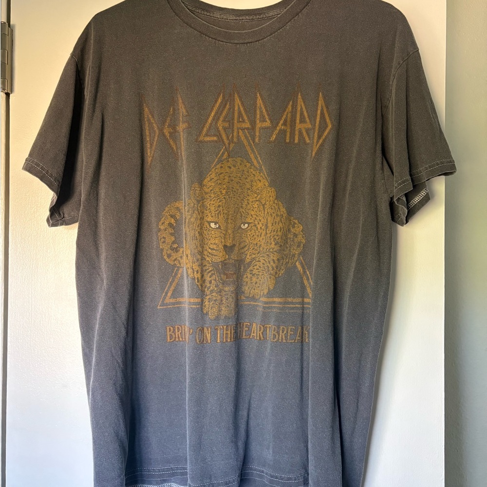 Def Leppard Gray Short Sleeve Tee